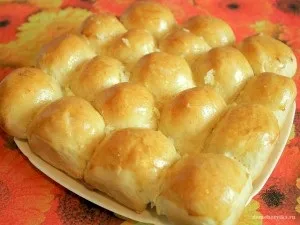 Пиріжки з сосисками і картоплею-рецепт приготування з фото (сосиски в духовці) Пиріжки з сосисками і картоплею-рецепт приготування з фото