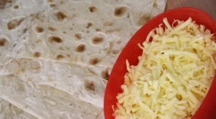 Пиріг з лаваша з сиром в духовці рецепти з фото крок за кроком (пиріг з лаваша з сиром) Пиріг з лаваша з сиром в духовці рецепти з фото крок за кроком