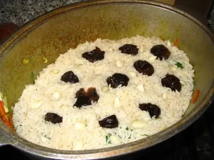 Плов з чорносливом і куркою - покроковий рецепт з фото на (рецепти з фото) Плов з чорносливом і куркою - покроковий рецепт з фото на