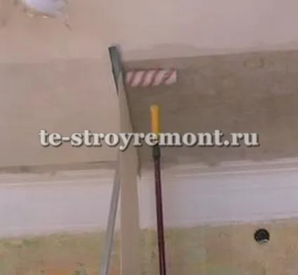 Чому відклеюються шпалери на стиках і в кутах причини (чому відклеюються шпалери від стіни) Чому відклеюються шпалери на стиках і в кутах причини