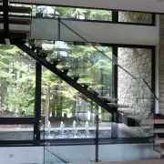 Простору під сходами ідеї дизайну для використання місця на фото