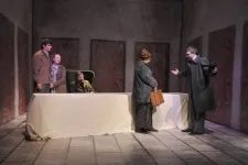 Перш ніж заспіває півень, молодіжний театр Полтаваа (театр) Перш ніж заспіває півень, молодіжний театр Полтаваа