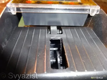 Проста шаффл машина для тасування карт (шаффл) Проста шаффл машина для тасування карт