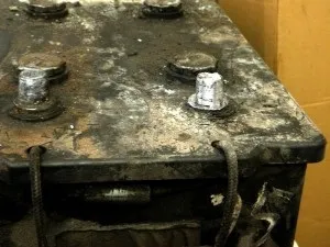 Розплавилася клема акумулятора