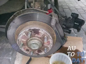 Ремонтуємо передні гальмівні супорти в автомобілі (гальмівні) Ремонтуємо передні гальмівні супорти в автомобілі