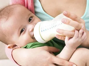 Дитина відмовляється від пляшечки (пляшечки) Дитина відмовляється від пляшечки