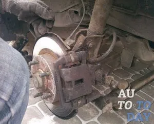 Ремонтуємо передні гальмівні супорти в автомобілі (гальмівні) Ремонтуємо передні гальмівні супорти в автомобілі