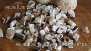 Рецепт салату соняшник з куркою і чіпсами (курка) Рецепт салату соняшник з куркою і чіпсами