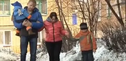 Пусть говорят - чи легко бути з молодим (молодим) Пусть говорят - чи легко бути з молодим