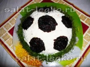 Салат «футбольний м'яч»
