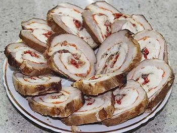 Рулет зі свинини з куркою (куркою) Рулет зі свинини з куркою