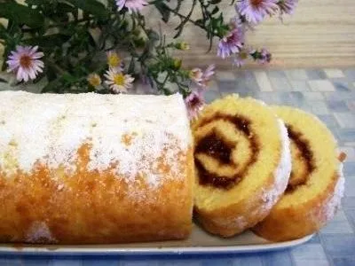 Рулет бісквітний з повидлом, як спекти (рулет бісквітний швидкий) Рулет бісквітний з повидлом, як спекти