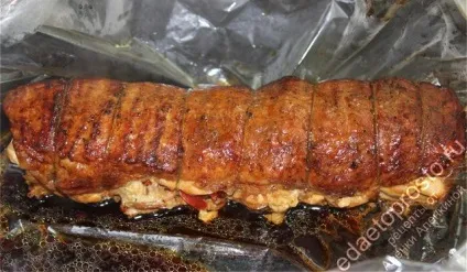 Рулет зі свинини з куркою (куркою) Рулет зі свинини з куркою