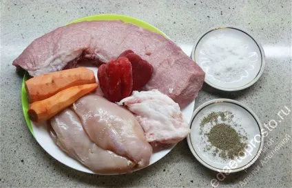 Рулет зі свинини з куркою (куркою) Рулет зі свинини з куркою