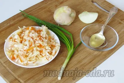 Салат з квашеної капусти з картоплею, модна їжа (Салат квашеної капусти) Салат з квашеної капусти з картоплею, модна їжа