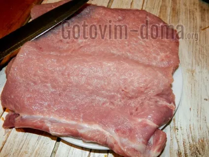 Рулет зі свинини і курки в духовці (свинини) Рулет зі свинини і курки в духовці