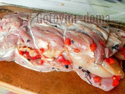 Рулет зі свинини і курки в духовці (курки) Рулет зі свинини і курки в духовці