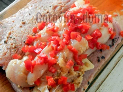 Рулет зі свинини і курки в духовці (духовці) Рулет зі свинини і курки в духовці