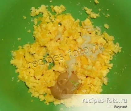 Салат цезар з шинкою, помідорами і сиром рецепт фото