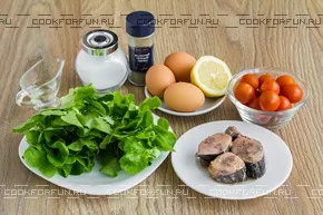 Салат з тунцем і черрі