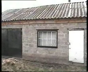 Сарай з шлакоблоку