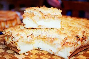 Шарлотка з сиром і яблуками рецепти в духовці і мультиварці (сиром) Шарлотка з сиром і яблуками рецепти в духовці і мультиварці