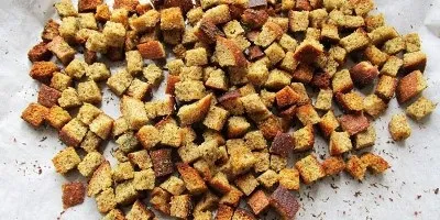 Секрети приготування смачних домашніх сухариків - 7 рецептів (сухарики з сіллю в духовці) Секрети приготування смачних домашніх сухариків - 7 рецептів