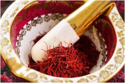 Шафран корисні властивості і шкода, вплив на організм і застосування