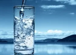 Скільки калорій в воді