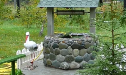 Сонник колодязь, порожній колодязь, криниця повний чистої води