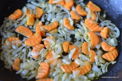 Соус з куркою і грибами - домашній рецепт (Варіть маленькому вогні) Соус з куркою і грибами - домашній рецепт