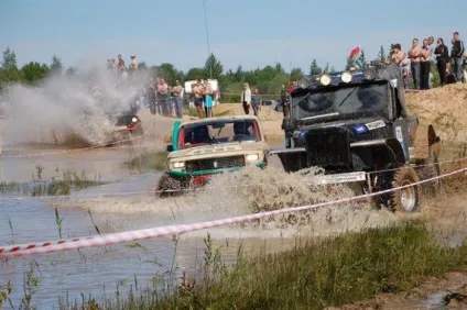 Змагання джип тріал