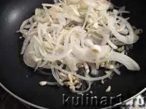 Спагеті з куркою і помідорами