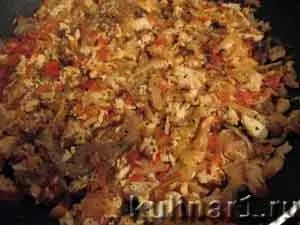 Спагеті з куркою і помідорами