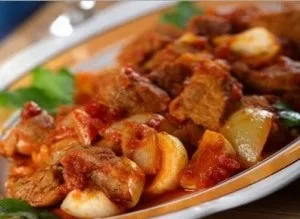 Різні рецепти приготування картоплі з тушонкою на кожен день (каструлі сковороді варена казані пом'ята грибами рецепт картопля тушонкою) Різні рецепти приготування картоплі з тушонкою на кожен день
