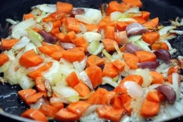 Свинина з рисом, різними овочами і спеціями (рисом) Свинина з рисом, різними овочами та спеціями