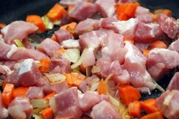 Свинина з рисом, різними овочами і спеціями ( «басматі» свинині овочам) Свинина з рисом, різними овочами та спеціями