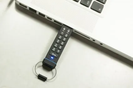 Usb-флешки з апаратним шифруванням datashur (огляди заліза) Usb-флешки з апаратним шифруванням datashur