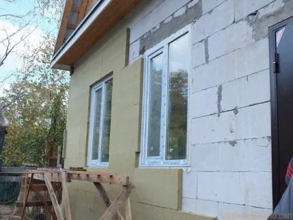 Утеплення вуликів з бджолами в зиму фольгоізол своїми руками (зиму) Утеплення вуликів з бджолами в зиму фольгоізол своїми руками