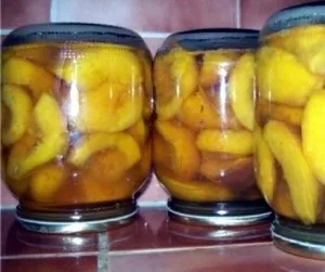 Варимо компоти на зиму