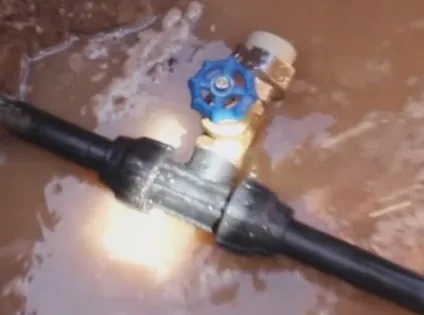 Врізка в трубу водопроводу своїми руками два способи врізки (врізки) Врізка в трубу водопроводу своїми руками два способи врізки