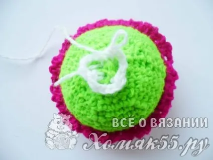 В'язана игольница гачком