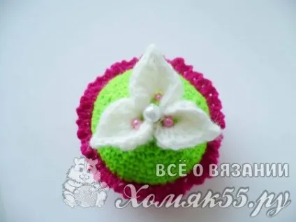 В'язана игольница гачком