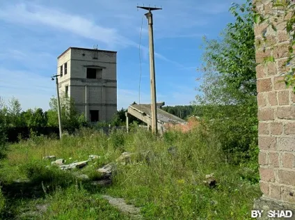 Занедбані будинки біля крилосовского кар'єра (покинута промзона) Занедбані будинки біля крилосовского кар'єра