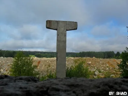 Занедбані будинки біля крилосовского кар'єра (покинута промзона) Занедбані будинки біля крилосовского кар'єра