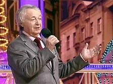 За лаштунками - кривого дзеркала