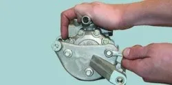 Заміна насоса гідропідсилювача рульового управління chery amulet (рульове управління) Заміна насоса гідропідсилювача рульового управління chery amulet