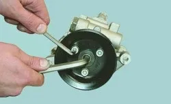 Заміна насоса гідропідсилювача рульового управління chery amulet (насоса) Заміна насоса гідропідсилювача рульового управління chery amulet