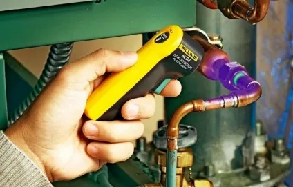 Заправка автокондиціонера своїми руками, діагностика, заправка фреоном (станція для заправки автокондиціонерів своїми руками) Заправка автокондиціонера своїми руками, діагностика, заправка фреоном