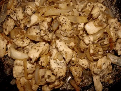 Запечена картопля з філе курки і сиром (картопля куркою сиром) Запечена картопля з філе курки і сиром